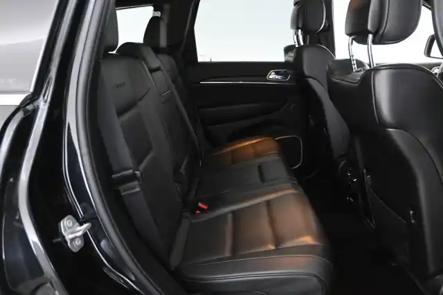 Musta Maastoauto, Jeep Grand Cherokee – CPO-566