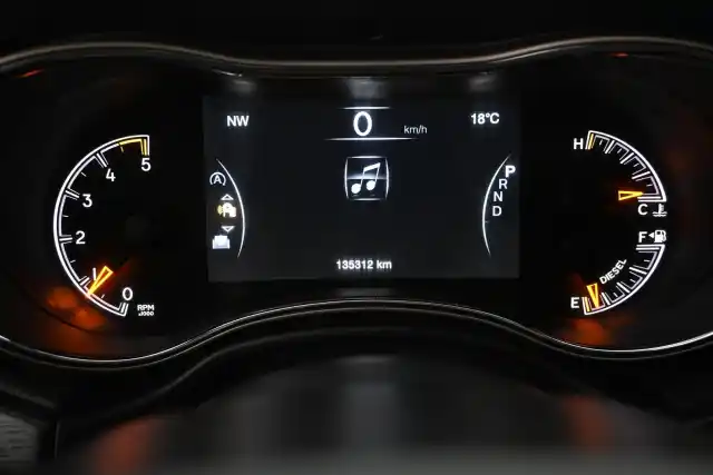 Musta Maastoauto, Jeep Grand Cherokee – CPO-566