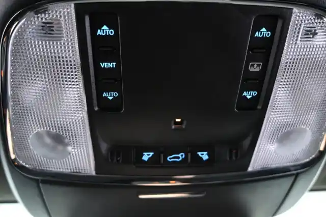 Musta Maastoauto, Jeep Grand Cherokee – CPO-566