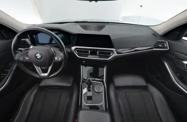 Sininen Farmari, BMW 330 – CPP-598