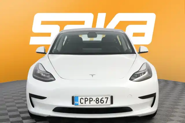 Valkoinen Sedan, Tesla Model 3 – CPP-867