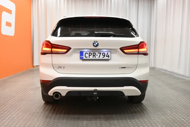 Valkoinen Maastoauto, BMW X1 – CPR-794