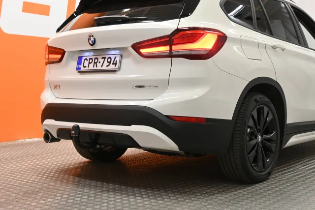 Valkoinen Maastoauto, BMW X1 – CPR-794