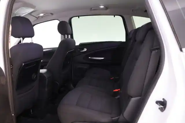 Valkoinen Tila-auto, Ford S-Max – CPS-243
