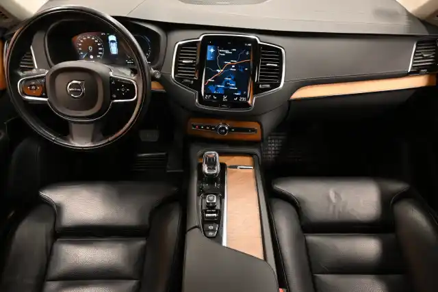 Musta Maastoauto, Volvo XC90 – CPS-315