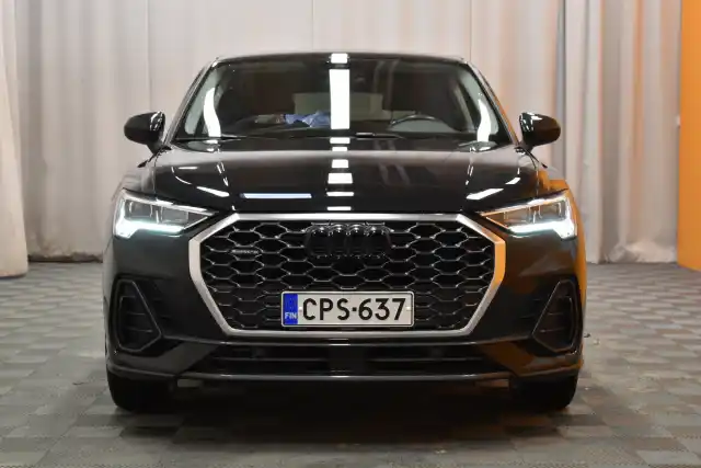 Musta Maastoauto, Audi Q3 – CPS-637