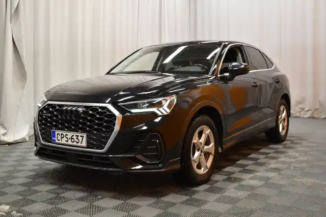 Musta Maastoauto, Audi Q3 – CPS-637