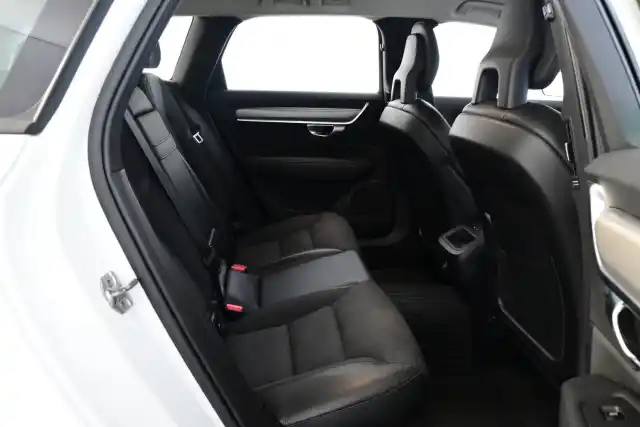 Valkoinen Farmari, Volvo V90 – CPS-900