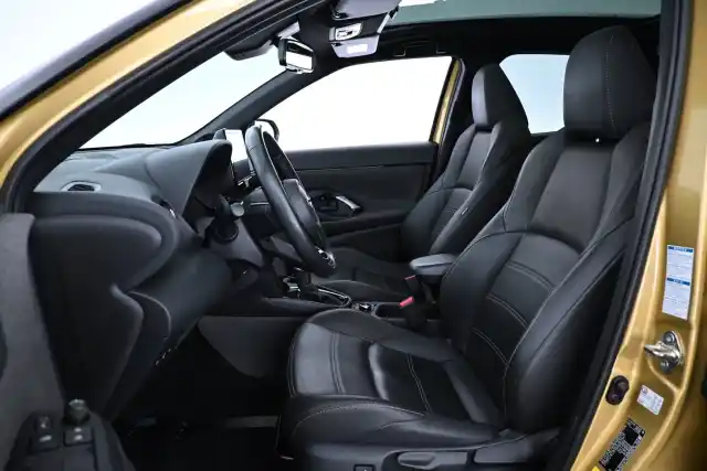 Keltainen Maastoauto, Toyota Yaris Cross – CPT-731