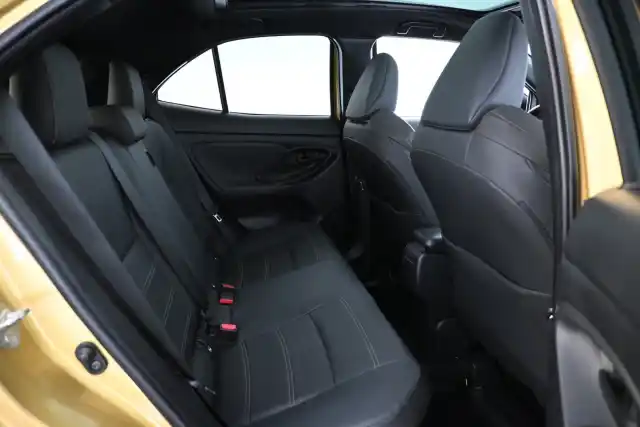 Keltainen Maastoauto, Toyota Yaris Cross – CPT-731