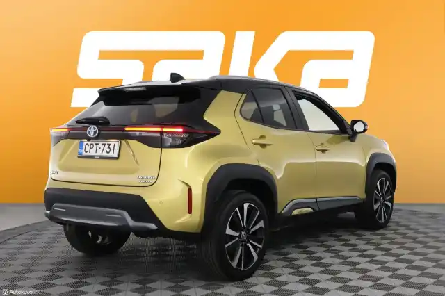 Keltainen Maastoauto, Toyota Yaris Cross – CPT-731