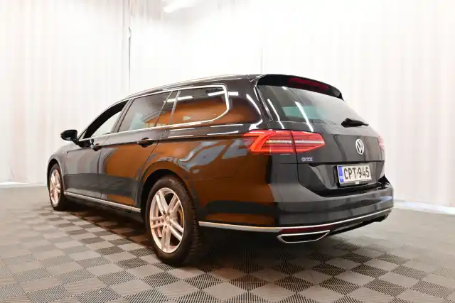 Musta Farmari, Volkswagen Passat – CPT-945