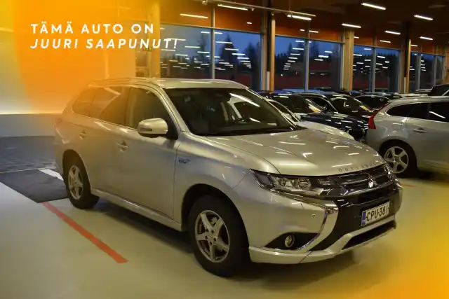 Harmaa Maastoauto, Mitsubishi OUTLANDER PHEV – CPU-381