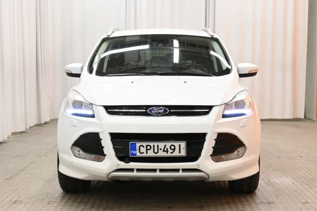 Valkoinen Maastoauto, Ford Kuga – CPU-491