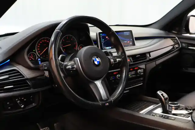 Harmaa Maastoauto, BMW X5 – CPU-794