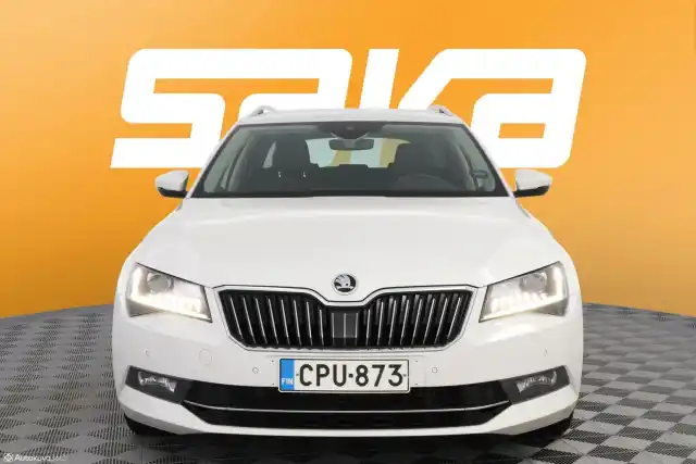 Valkoinen Farmari, Skoda Superb – CPU-873