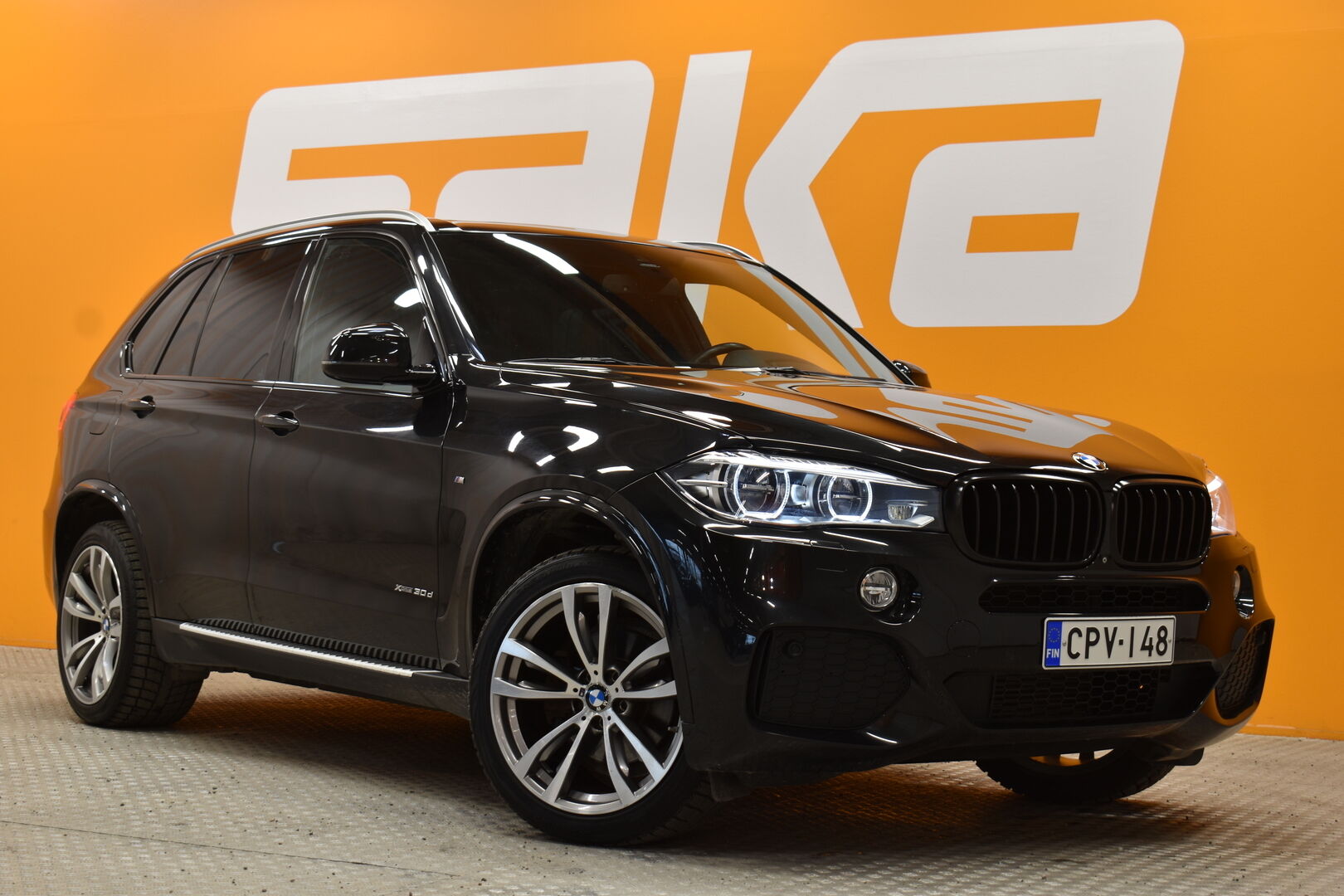 Musta Maastoauto, BMW X5 – CPV-148