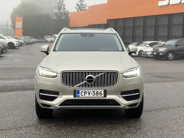 Ruskea Maastoauto, Volvo XC90 – CPV-386