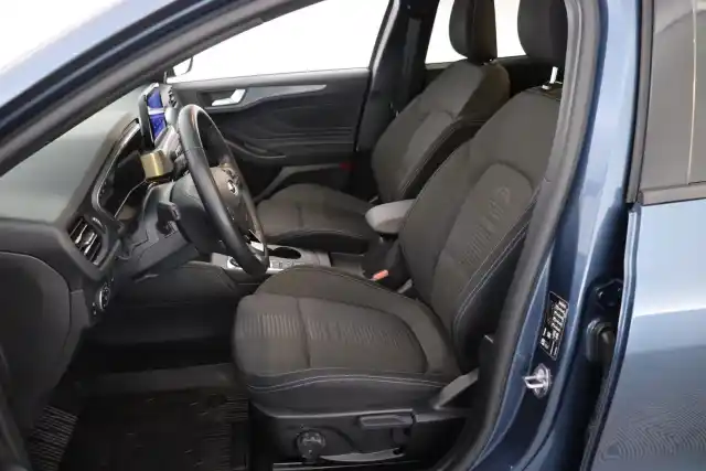 Sininen Farmari, Ford Focus – CPV-395