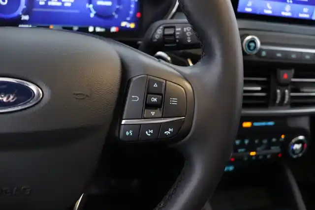 Sininen Farmari, Ford Focus – CPV-395