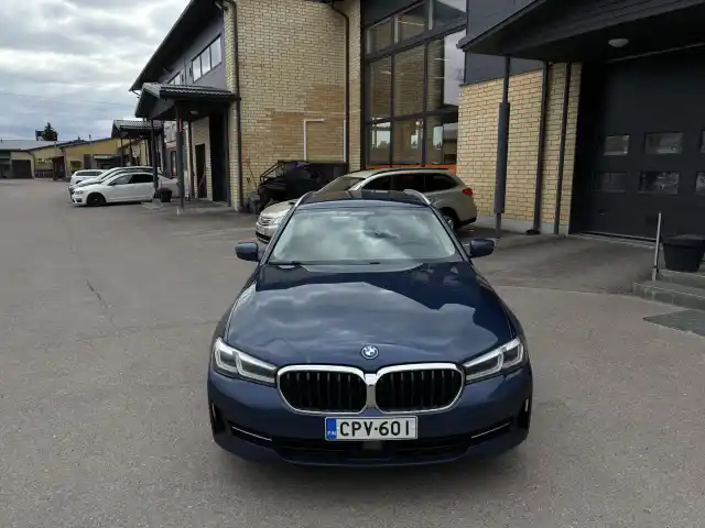 Sininen Farmari, BMW 530 – CPV-601