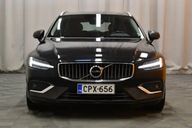 Musta Farmari, Volvo V60 – CPX-656