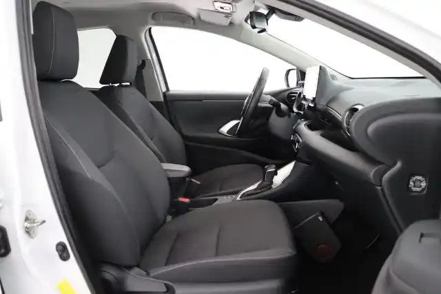 Valkoinen Viistoperä, Toyota Yaris – CPX-957