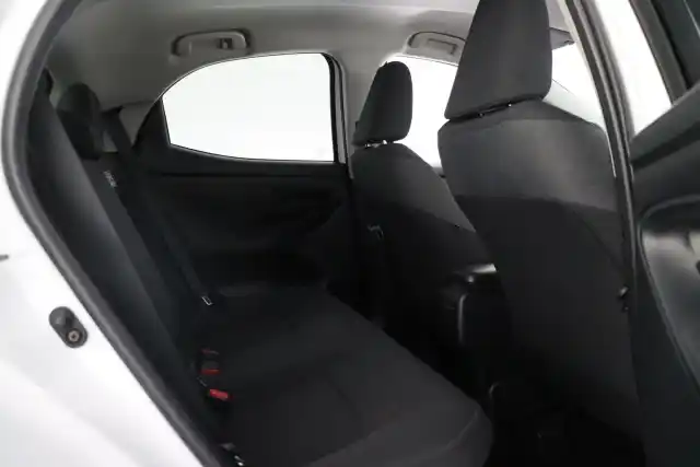 Valkoinen Viistoperä, Toyota Yaris – CPX-957