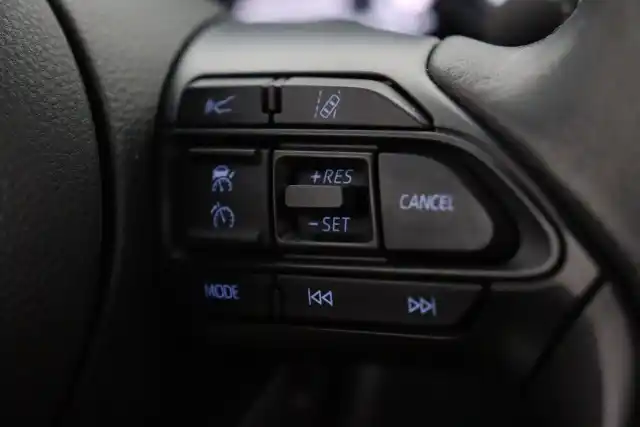 Valkoinen Viistoperä, Toyota Yaris – CPX-957