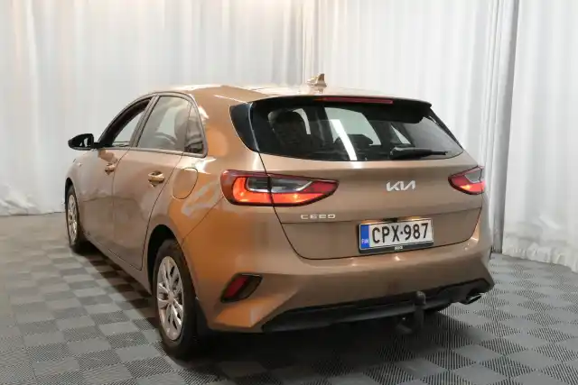 Ruskea (beige) Viistoperä, Kia Ceed – CPX-987