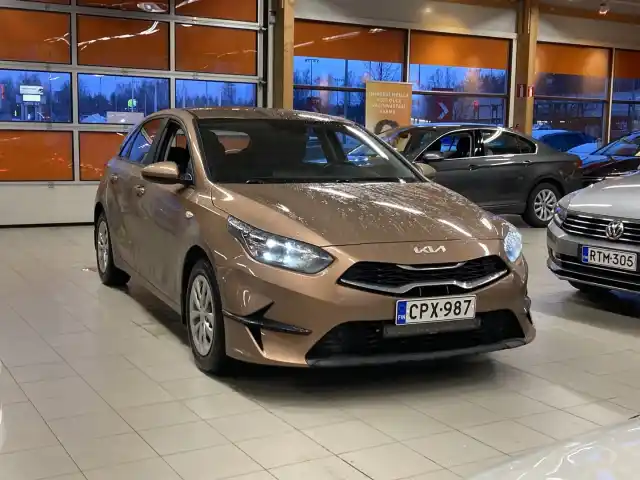 Ruskea (beige) Viistoperä, Kia Ceed – CPX-987