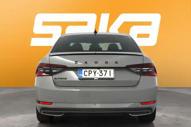 Harmaa Sedan, Skoda Superb – CPY-371