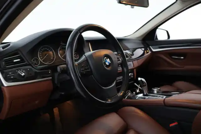 Musta Farmari, BMW 530 – CPY-671