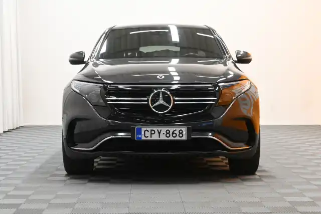 Harmaa Maastoauto, Mercedes-Benz EQC – CPY-868