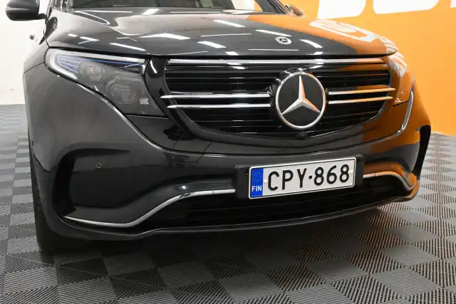 Harmaa Maastoauto, Mercedes-Benz EQC – CPY-868