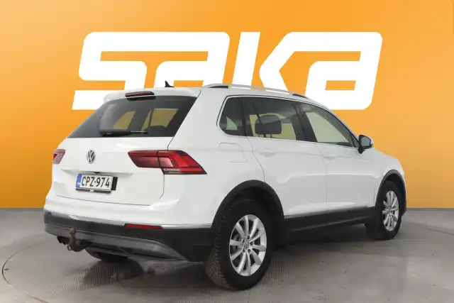 Valkoinen Maastoauto, Volkswagen Tiguan – CPZ-974