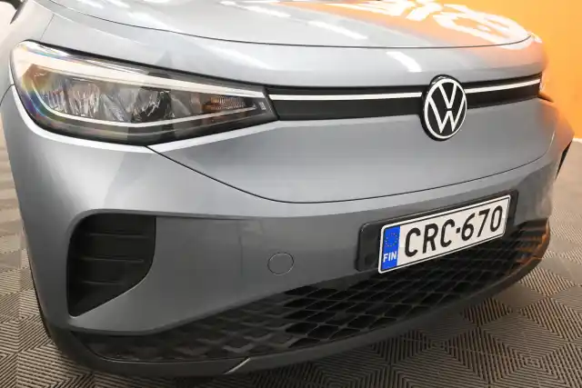 Sininen Maastoauto, Volkswagen ID.4 – CRC-670