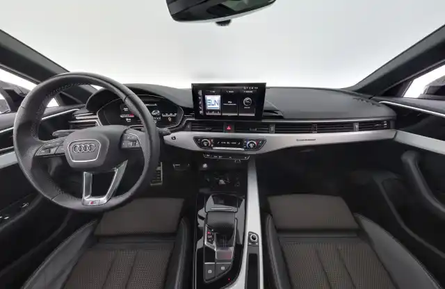 Musta Farmari, Audi A4 – CRE-579