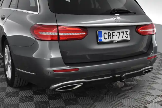 Harmaa Farmari, Mercedes-Benz E – CRF-773