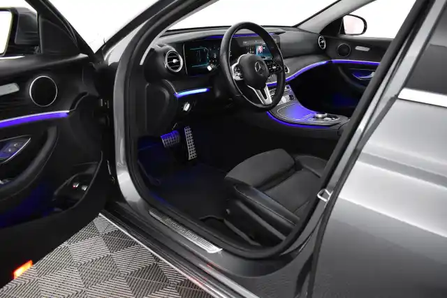 Harmaa Farmari, Mercedes-Benz E – CRF-773