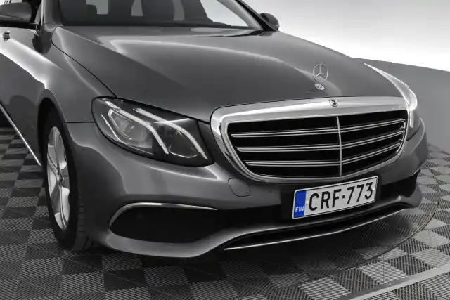 Harmaa Farmari, Mercedes-Benz E – CRF-773