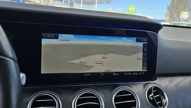 Harmaa Farmari, Mercedes-Benz E – CRF-773