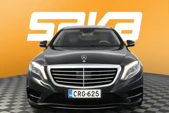 Musta Sedan, Mercedes-Benz S – CRG-625