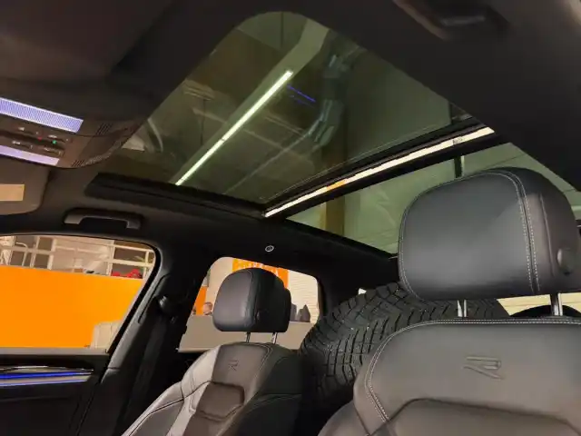 Valkoinen Farmari, Volkswagen Touareg – CRI-740