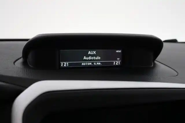 Punainen Maastoauto, Volvo XC60 – CRK-802