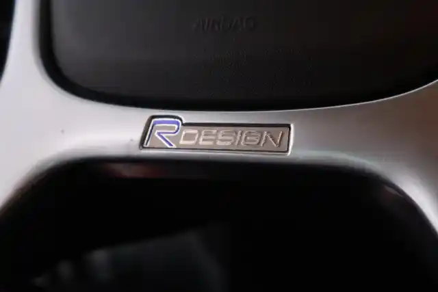 Punainen Maastoauto, Volvo XC60 – CRK-802