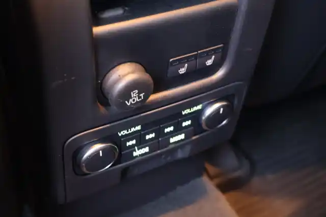 Punainen Maastoauto, Volvo XC60 – CRK-802