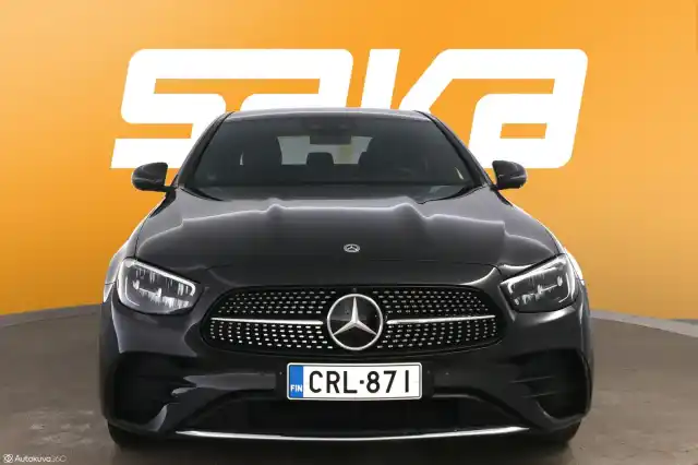 Harmaa Sedan, Mercedes-Benz E – CRL-871