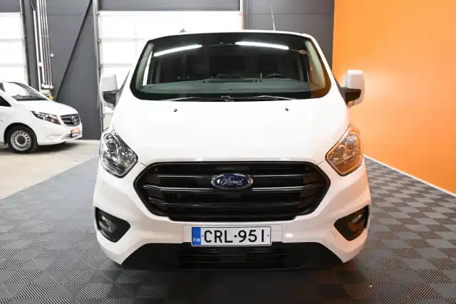 Valkoinen Pakettiauto, Ford Transit Custom – CRL-951