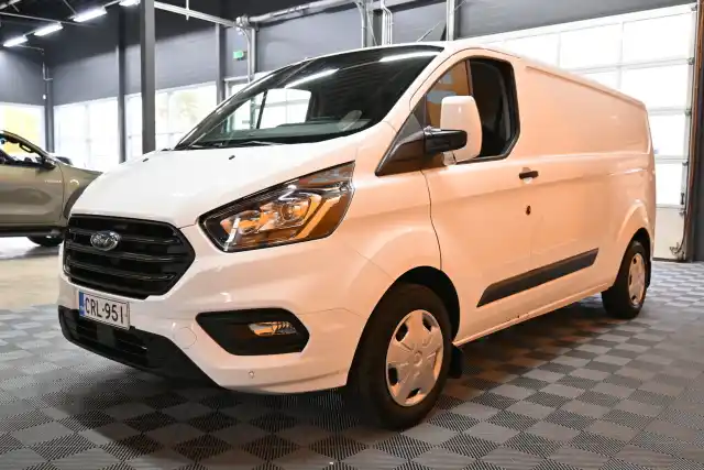 Valkoinen Pakettiauto, Ford Transit Custom – CRL-951